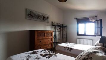 2 habitaciones, wifi gratis y ropa de cama