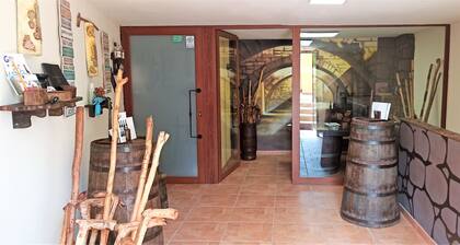 Apartment 'El Guardaviñas Centenales' with Mountain View, Shared Terrace and Wi-Fi