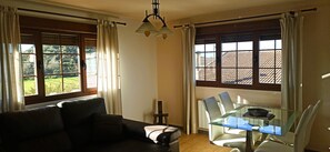 TV - Apartment 'El Guardaviñas Centenales' with Mountain View, Shared Terrace and Wi-Fi (Ábalos)