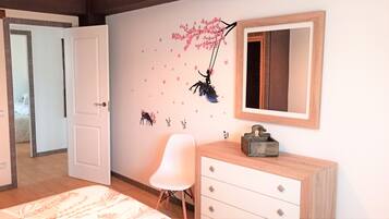 2 bedrooms, free WiFi, bed sheets