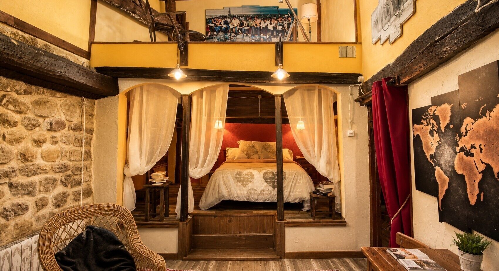2 bedrooms, bed sheets