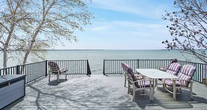 Ottertail Lakefront 3BR. Boat lift. Cozy. Awesome!