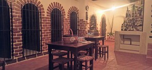 Dining - Apartment 'El Guardaviñas Periquita' with Mountain View, Shared Terrace and Wi-Fi (ABALOS)