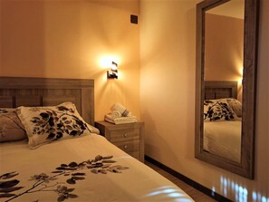 1 bedroom, free WiFi, bed sheets