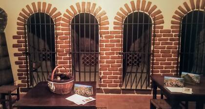 Apartment 'El Guardaviñas Gallocanta' with Mountain View, Shared Terrace and Wi-Fi