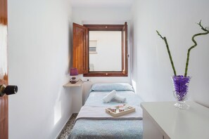 3 habitaciones, tabla de planchar con plancha y wifi gratis 