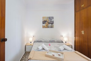 3 soverom, strykejern/-brett, wi-fi (inkludert) og sengetøy