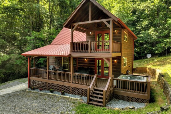 Exterior - Mountain views and more! - Cherry Creek Retreat (Cherry Log)