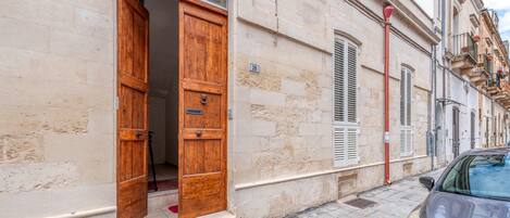 تفاصيل الفندق من الخارج