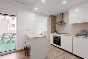 Fridge, microwave, oven, stovetop