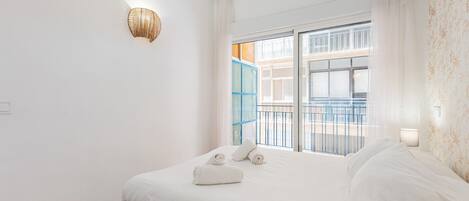 4 bedrooms, free WiFi, bed sheets