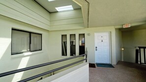 Property grounds - Bayview Condo, Unit E - Anna Maria Island - 2 Bedroom/ 2 Bath bay view, maximum occupancy of 4 people. (Bradenton Beach)