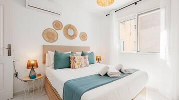 1 slaapkamer, een strijkplank/strijkijzer, gratis wifi, beddengoed