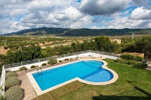 Pool - Country House 'Mas Del Sandungo' with Mountain View, Private Pool and Wi-Fi (Les Useras/ Useres)