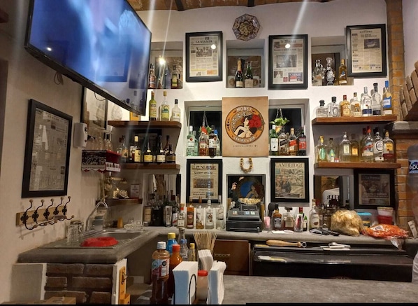 Bar-salon dans le hall