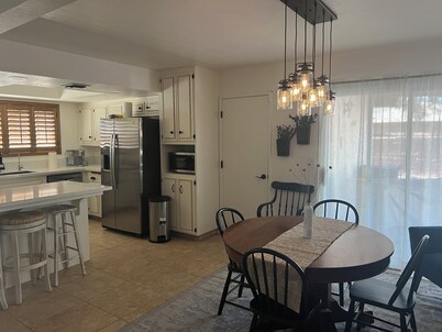 Desert Villa Oasis - Gateway to the Eastern Sierras, Death Valley, and Yosemite
