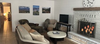 Desert Villa Oasis - Gateway to the Eastern Sierras, Death Valley, and Yosemite