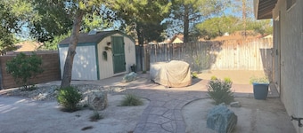 Desert Villa Oasis - Gateway to the Eastern Sierras, Death Valley, and Yosemite
