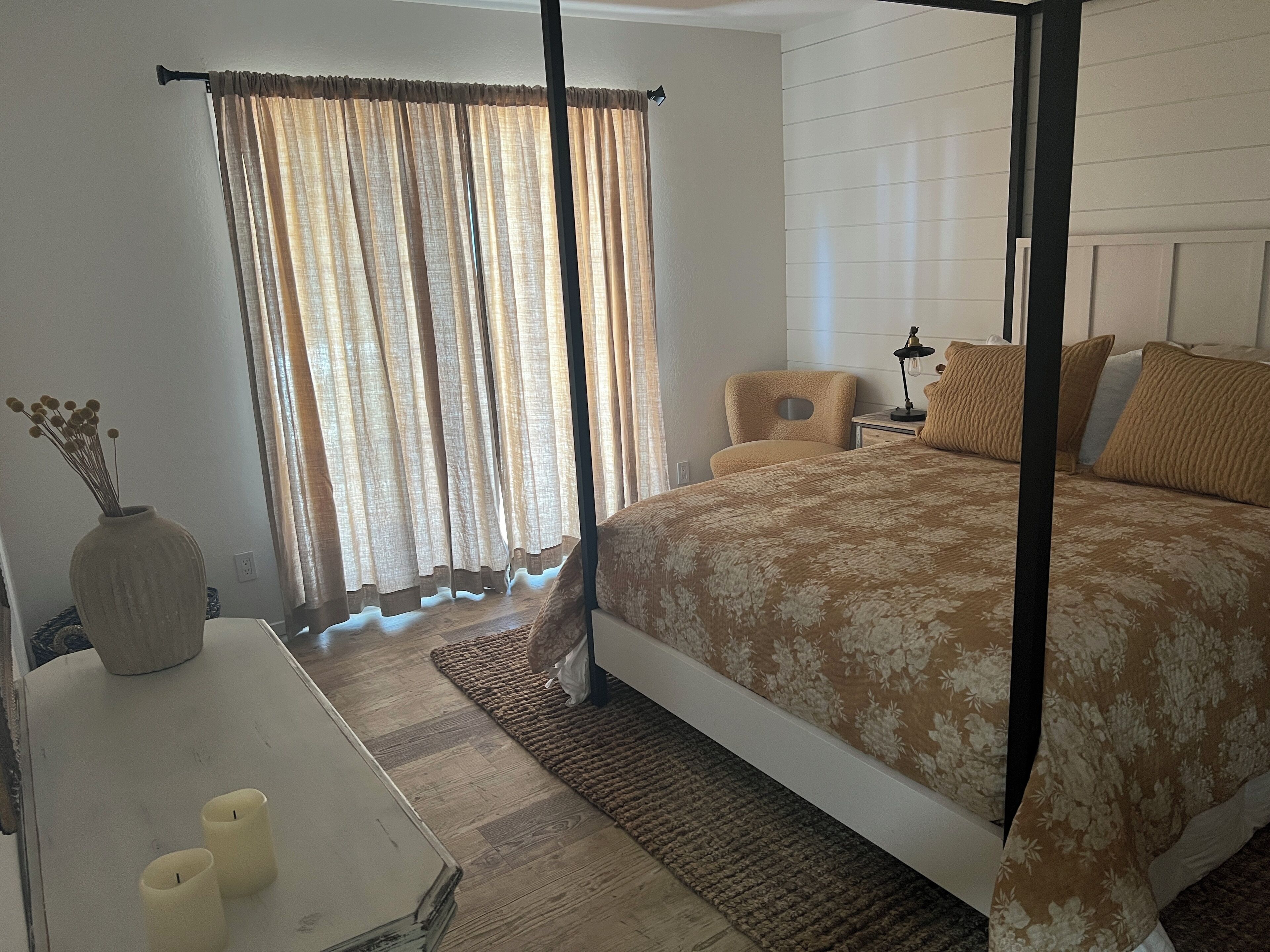 3 bedrooms, desk, free WiFi, bed sheets