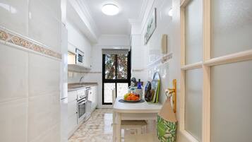 Fridge, microwave, oven, dishwasher
