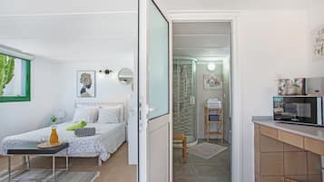 3 slaapkamers, een strijkplank/strijkijzer, gratis wifi, beddengoed