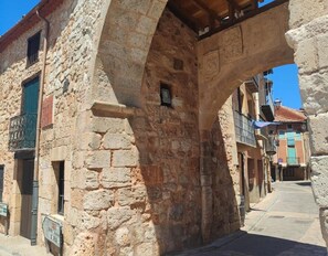 Exterior - Holiday Home 'Hestia' with Mountain View, Balcony and Wi-Fi (AYLLON)