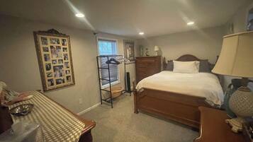 1 bedroom, iron/ironing board, WiFi, bed sheets