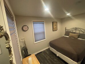 2 habitaciones, tabla de planchar con plancha, wifi y ropa de cama