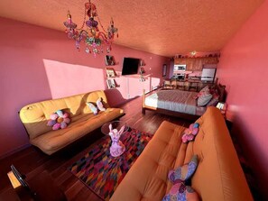 Strykjärn/strykbräda, wi-fi och sängkläder