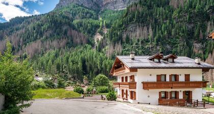 Studio Apartment 'Appartamento Monolocale 1' with Mountain View, Shared Garden and Wi-Fi