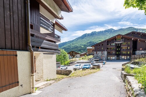 Apartment 'La Bûche' with Mountain View and Private Terrace