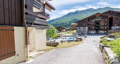 Apartment 'La Bûche' with Mountain View and Private Terrace
