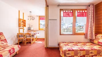 2 Schlafzimmer, Bügeleisen/Bügelbrett