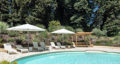 Maison de campagne 'Des Salettes' avec piscine privée, terrasse privée et Wi-Fi