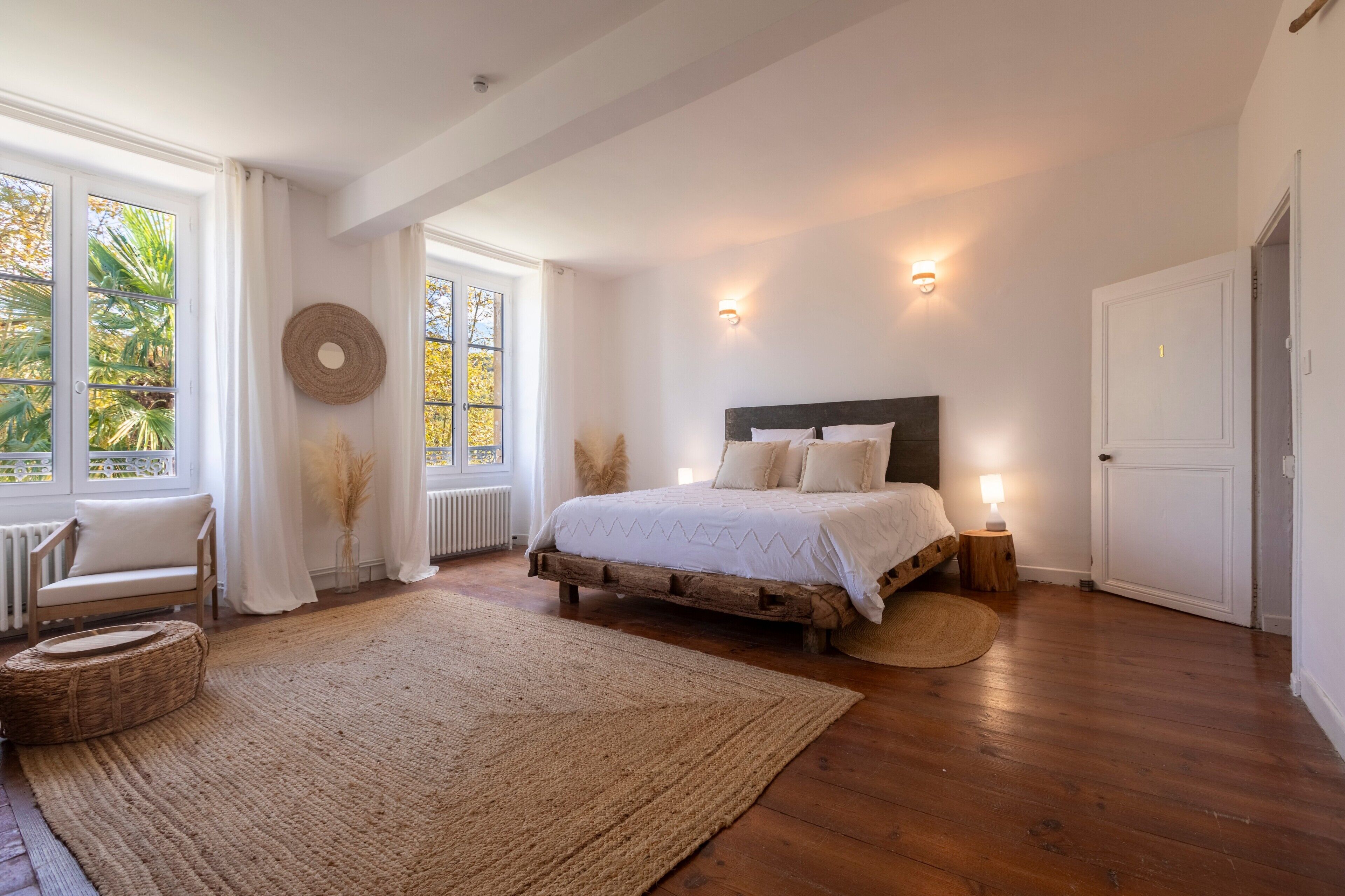 7 bedrooms, iron/ironing board, free WiFi, bed sheets