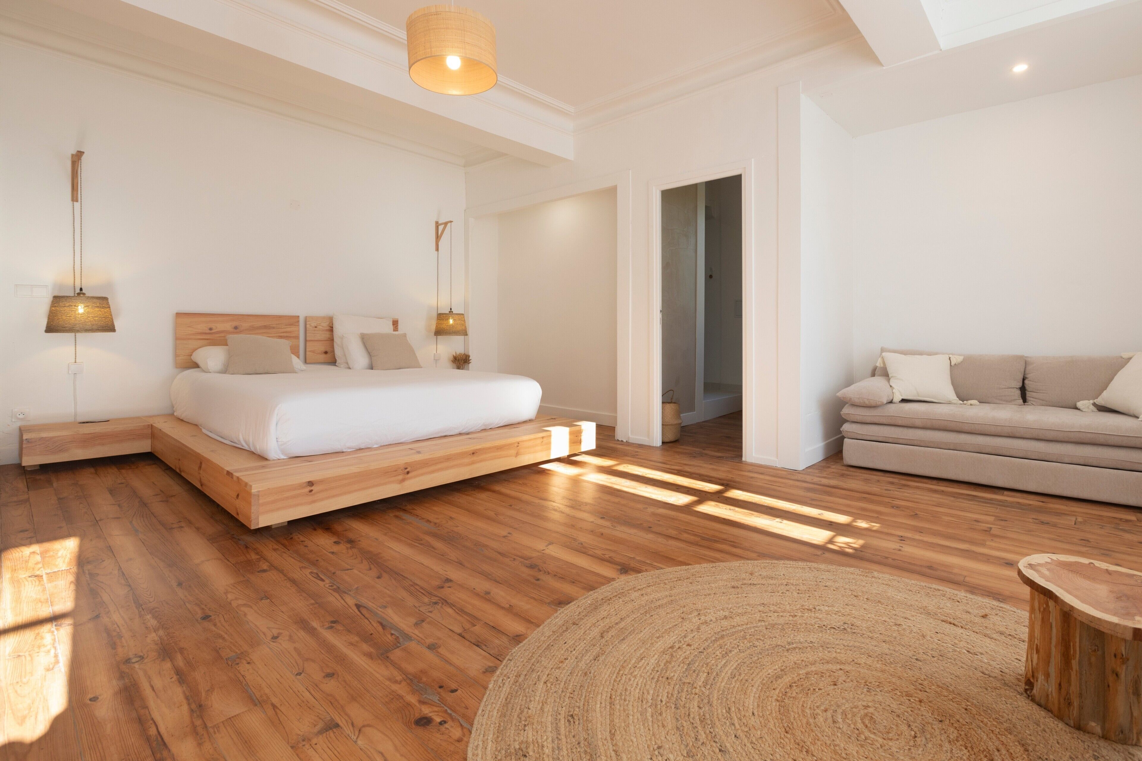 7 habitaciones, tabla de planchar con plancha y wifi gratis 