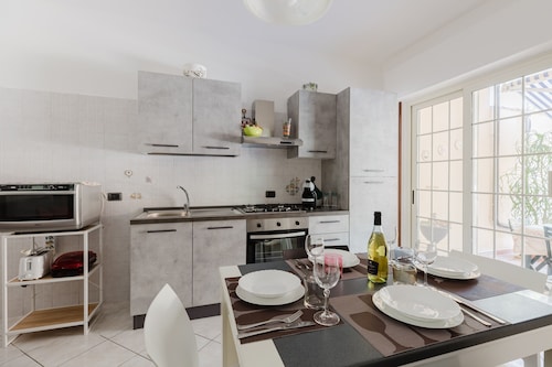 Apartment 'Casa Sophie' with Private Garden, Wi-Fi and Air Conditioning