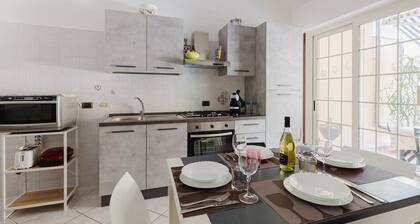 Apartment 'Casa Sophie' with Private Garden, Wi-Fi and Air Conditioning