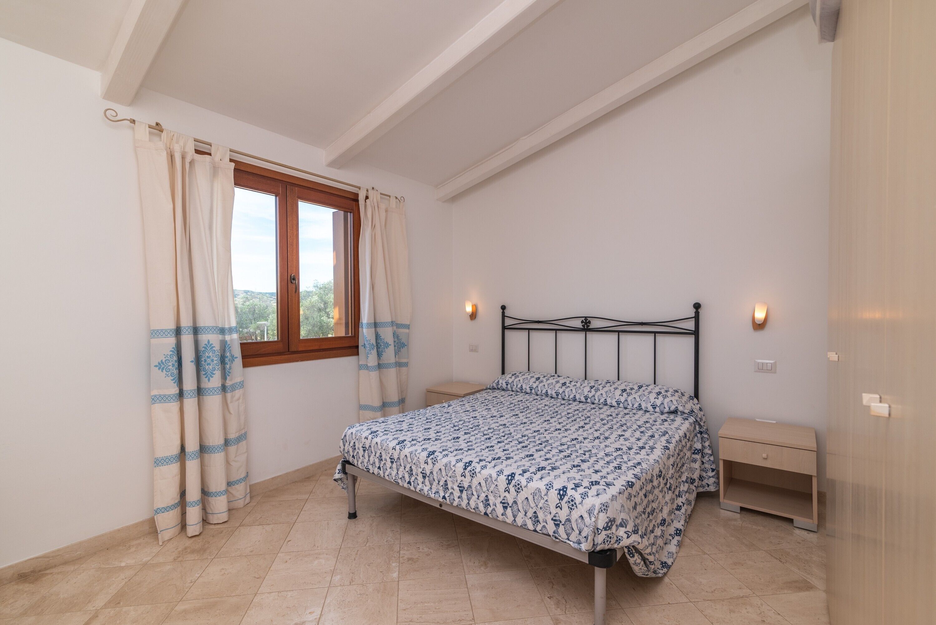 1 室のベッドルーム、アイロン / アイロン台、ベッドシーツ