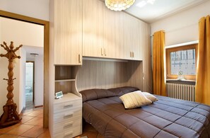 2 habitaciones, tabla de planchar con plancha y wifi gratis 