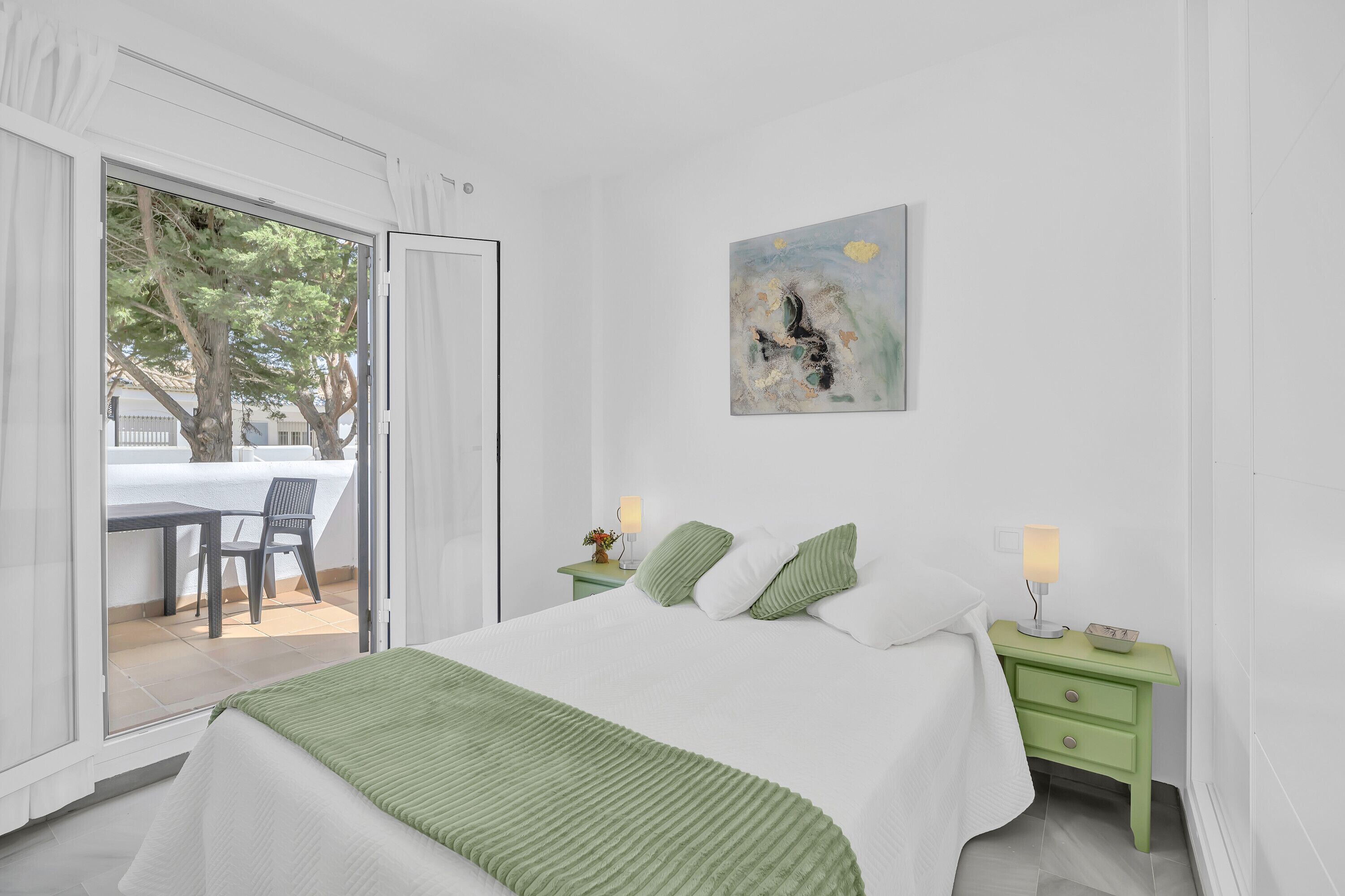 2 chambres, fer et planche à repasser, draps fournis