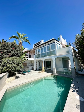 Pool - Villa 'Family  Burriana Beach' with Private Pool, Wi-Fi and Air Conditioning (Nerja)