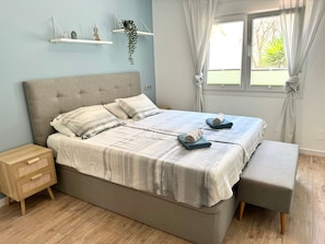 4 bedrooms, iron/ironing board, free WiFi, bed sheets - Villa 'Family  Burriana Beach' with Private Pool, Wi-Fi and Air Conditioning (Nerja)
