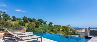 Villa 'Belenos Pool Sea View' with Sea View, Wi-Fi, and Air Conditioning