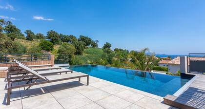 Villa « Belenos Piscine Vue Mer » avec vue sur la mer, Wi-Fi et climatisation
