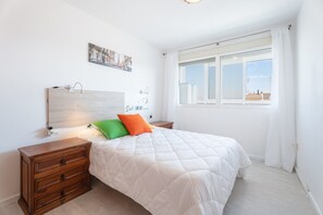1 habitación, tabla de planchar con plancha, wifi gratis y ropa de cama 