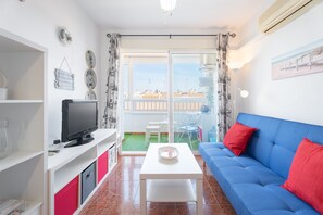 TV - Apartment 'Playa Canet' with Sea View, Private Terrace and Air Conditioning (Canet d'en Berenguer)