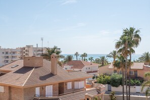 Exterior - Apartment 'Playa Canet' with Sea View, Private Terrace and Air Conditioning (Canet d'en Berenguer)
