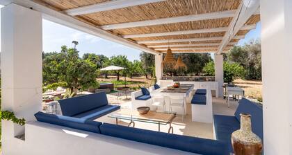 Holiday Home 'Il Trullo Di Mariangela' with Private Garden, Wi-Fi and Air Conditioning