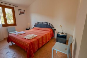 2 bedrooms, bed sheets